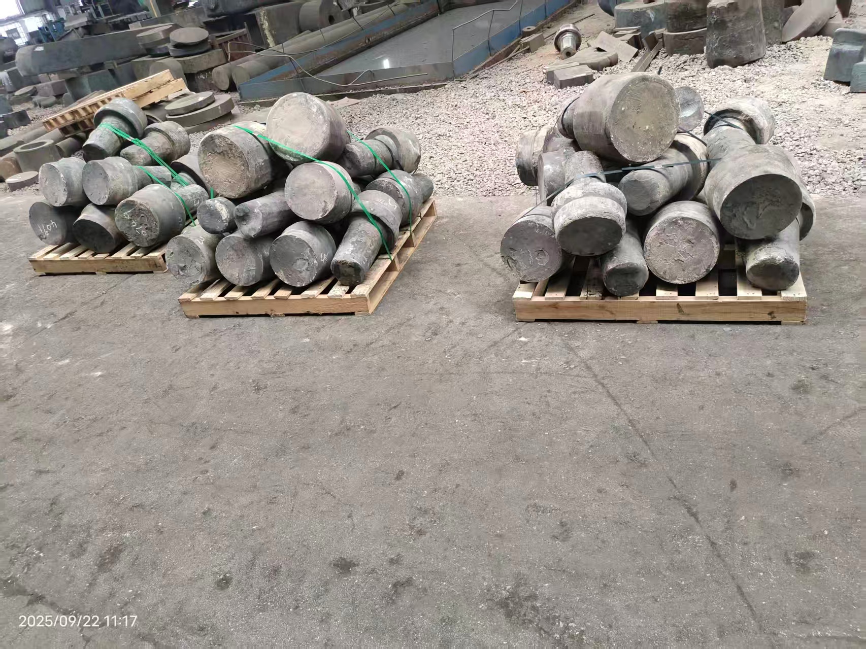 Umenie tisícov kladív: Počiatky a vývoj kovania. Umenie tisícov kladív: Počiatky a vývoj kovania.